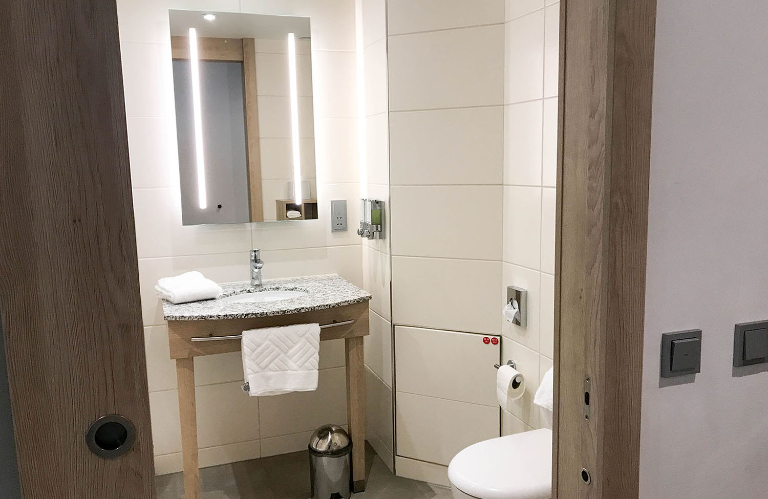 Hampton by Hilton Dortmund Phoenix See Badezimmer