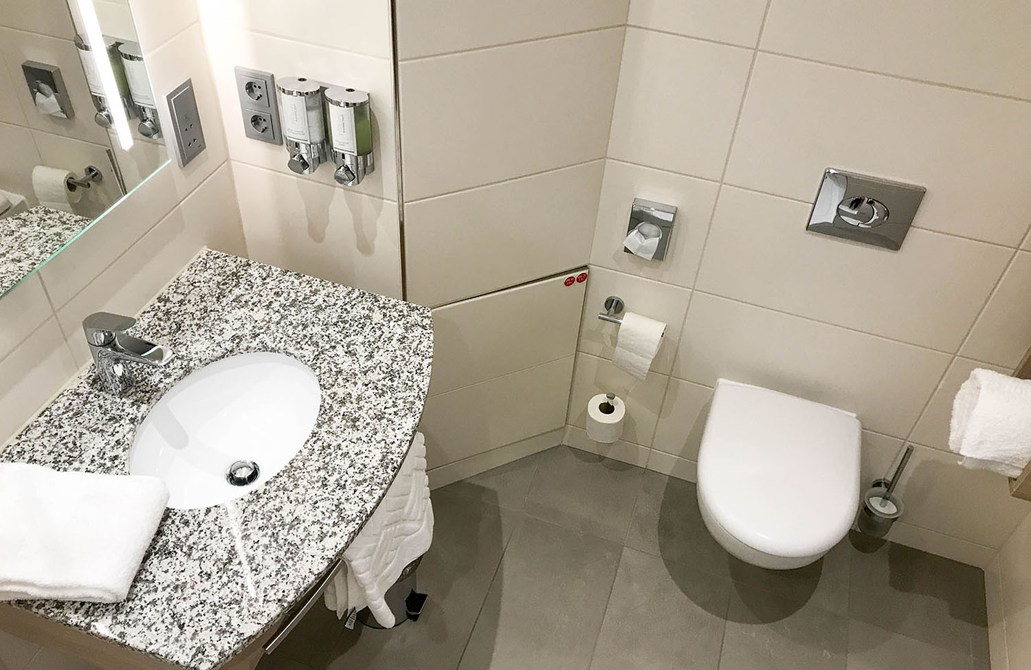 Hampton by Hilton Dortmund Phoenix See Badezimmer