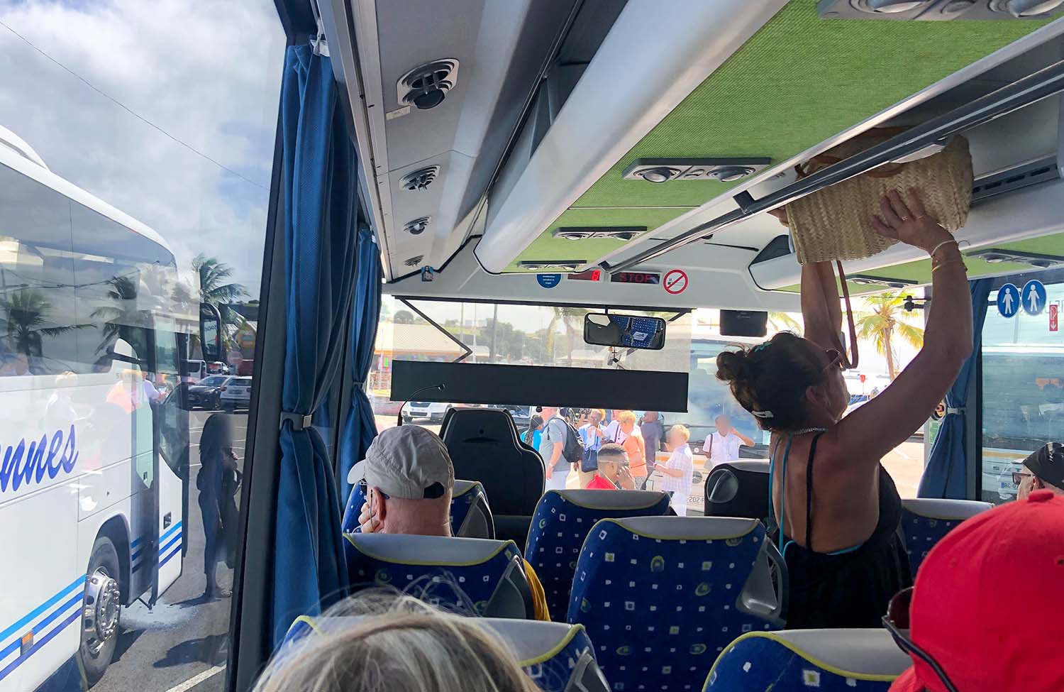 AIDA Ausflug: Sonne, Strand und Meer (Martinique) Bus