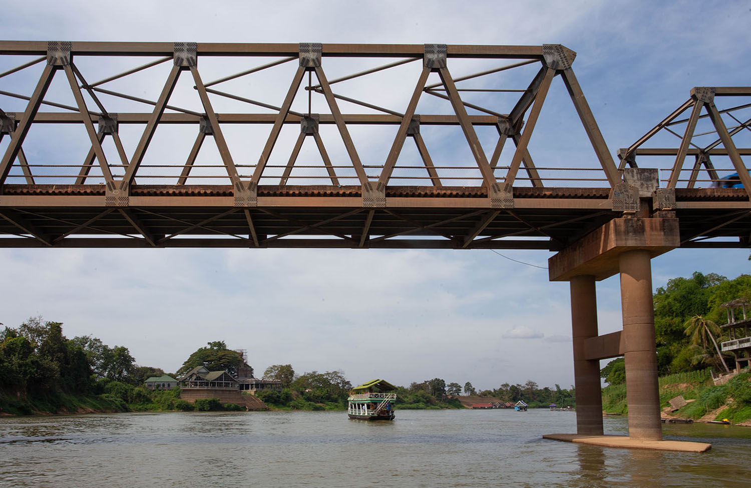 ຂົວທ່າງ່ອນ – Tha Ngon Brücke in Laos