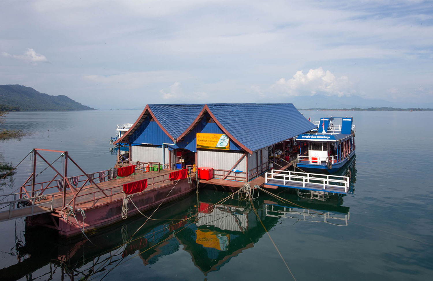 Thalat Nam Ngum Reservoir in Laos