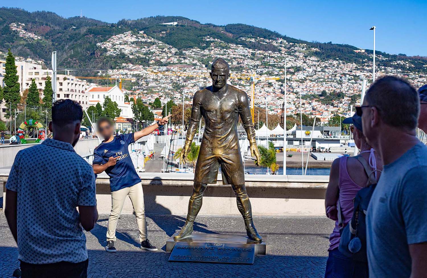 Cristiano Ronaldo Bronzestatue in Funchal