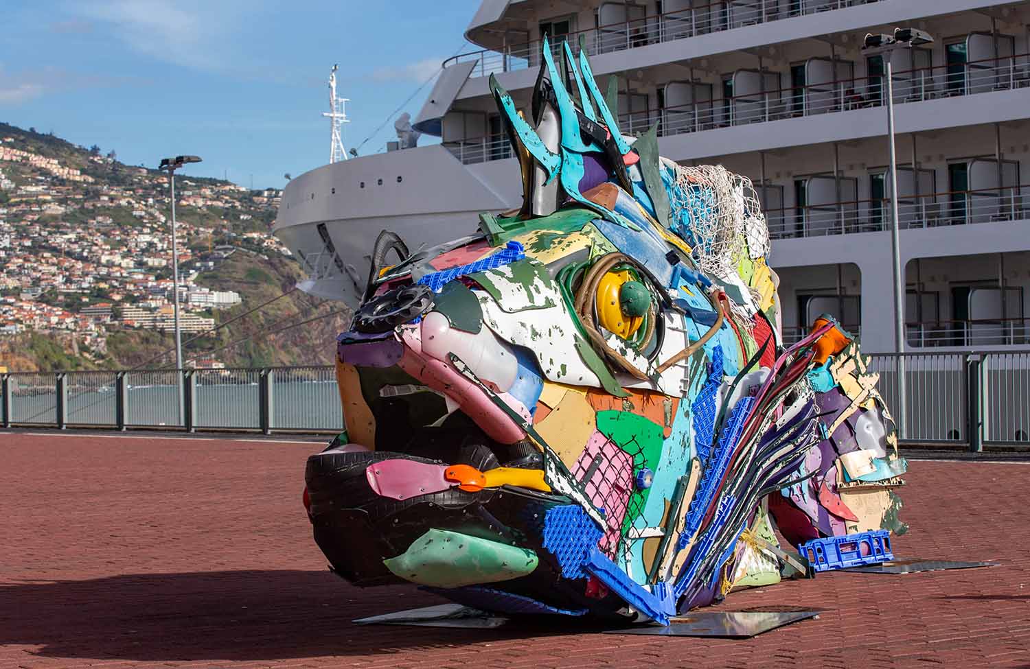 Kunstwerk Plastic Grouper Funchal