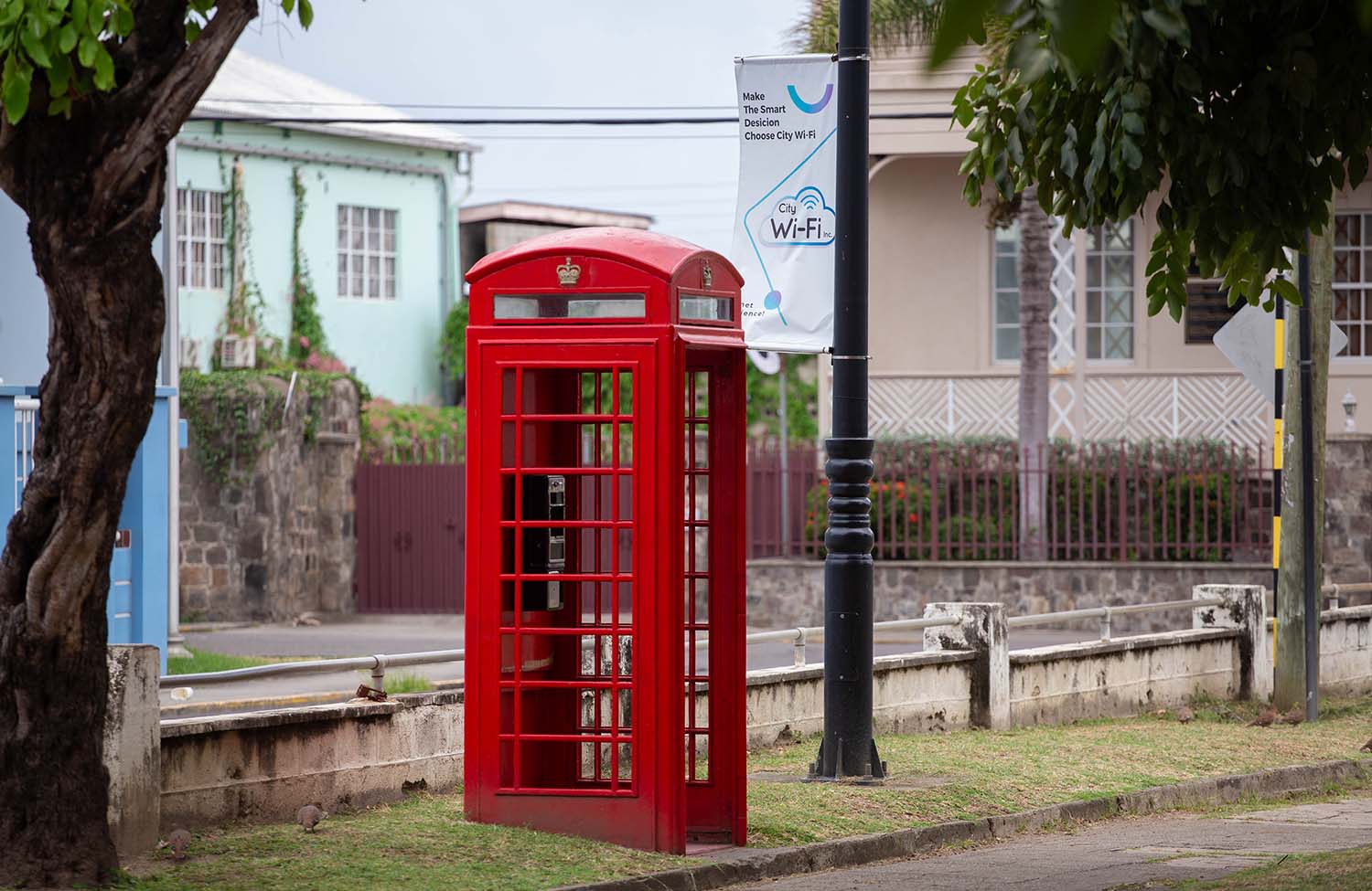 Britische Telefonzellen in Basseterre