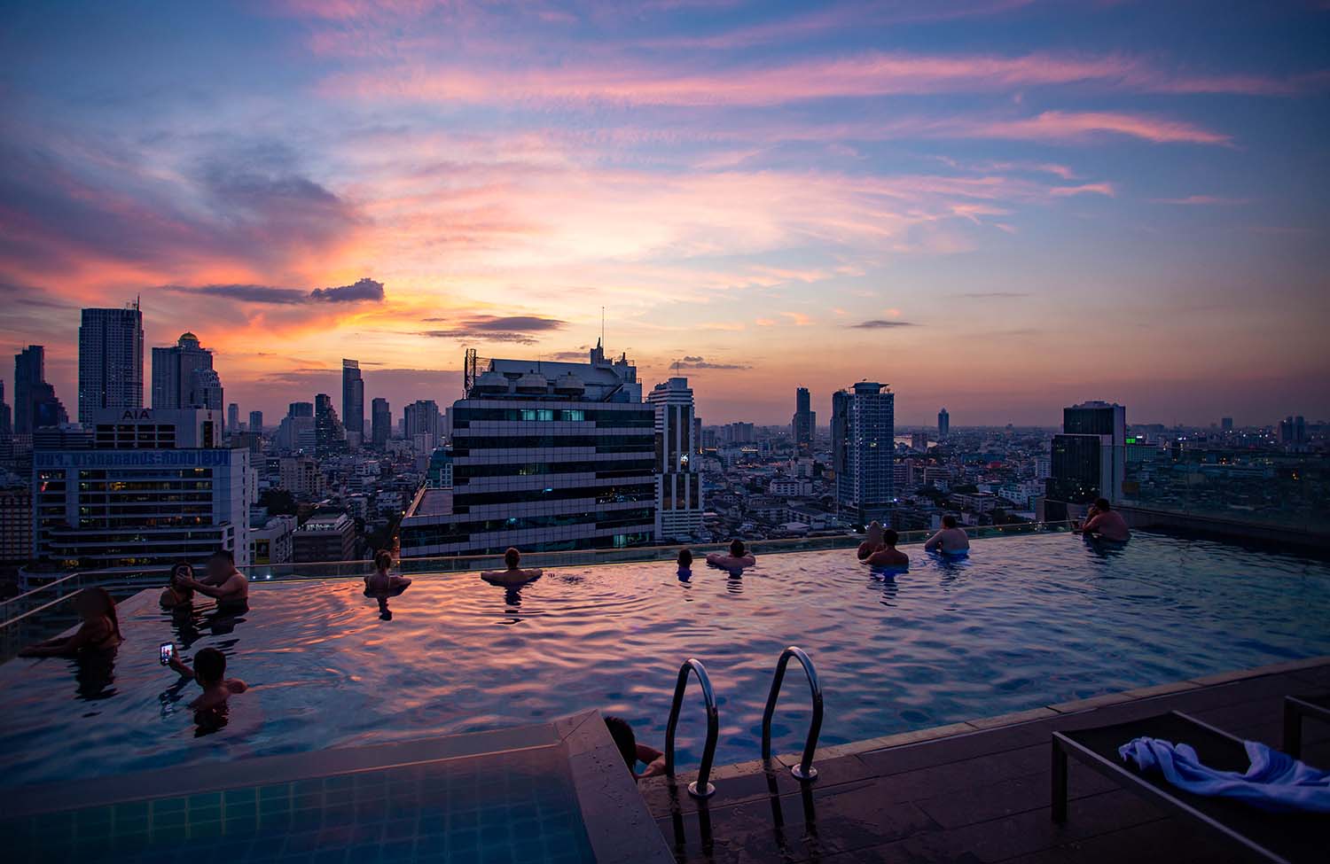 Amara Bangkok Infinity-Pool auf dem Dach